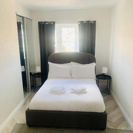 Newly Renovated, Modern 3 Bed Apartment Walmersley Exteriör bild