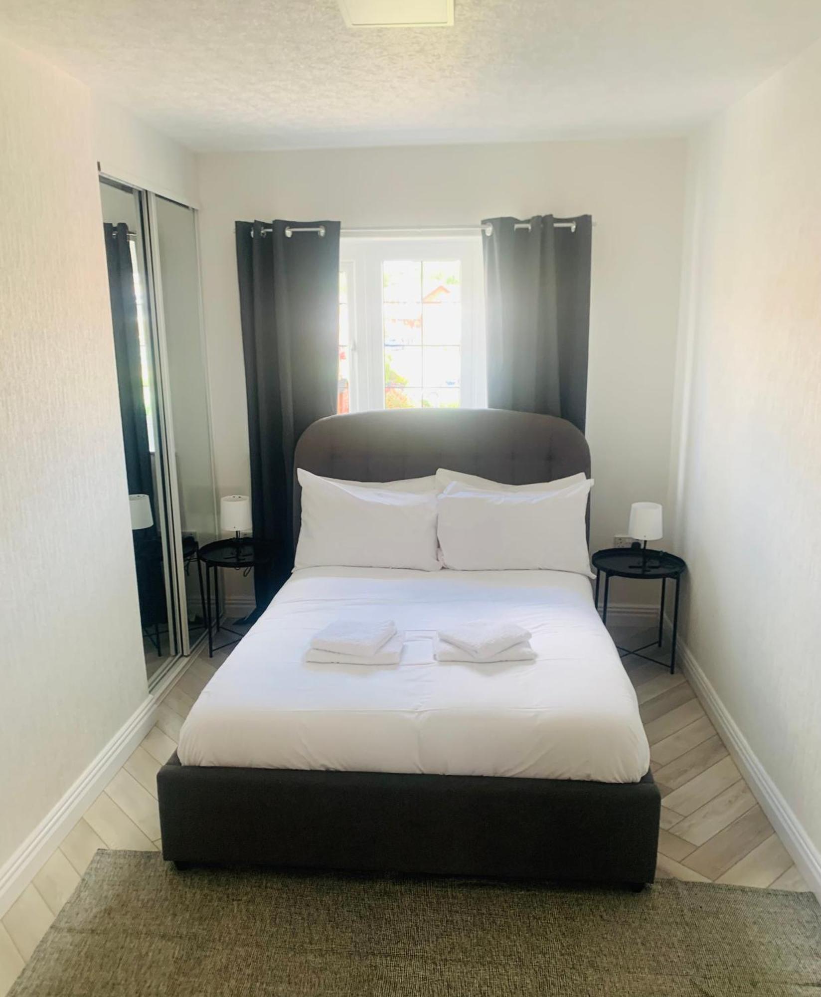 Newly Renovated, Modern 3 Bed Apartment Walmersley Exteriör bild